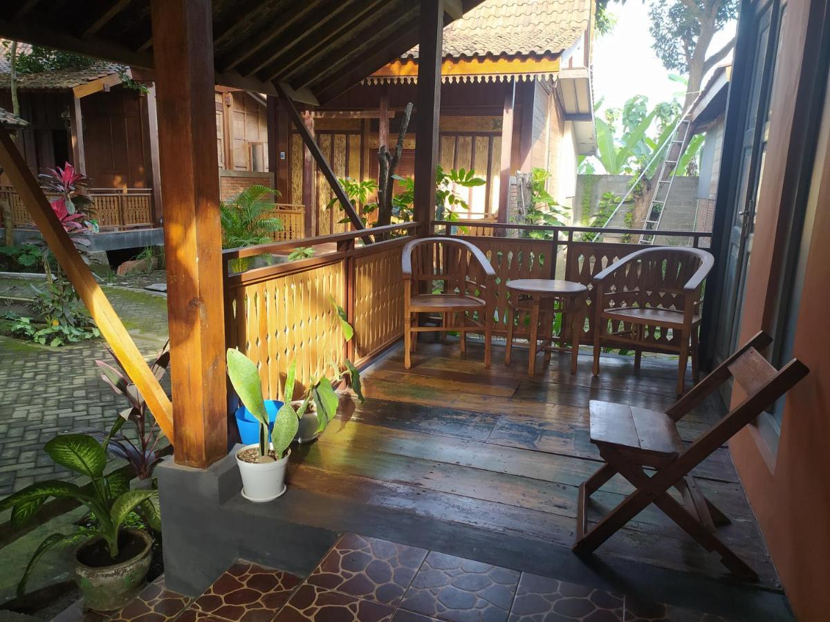 Bata Merah Homestay *